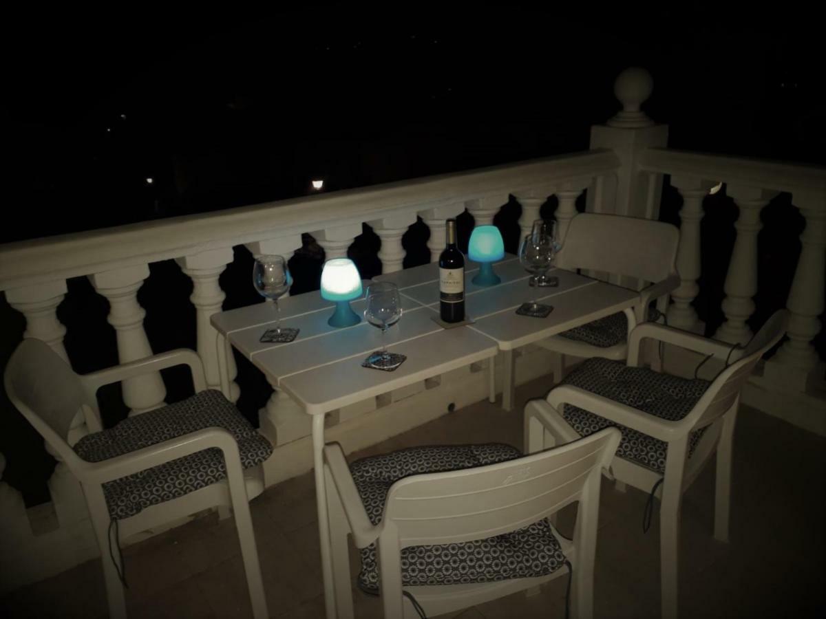 Mi Jardin Apartment เบนัลมาเดนา ภายนอก รูปภาพ